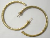 Brinco argola folheado a ouro c/ fio torcido