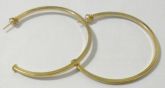 Brinco argola folheado a ouro c/  perfil quadro